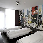 Tourist One 2* Amsterdam