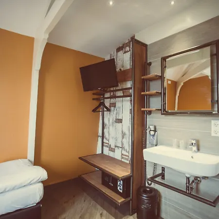 Hotel Tourist One 2*