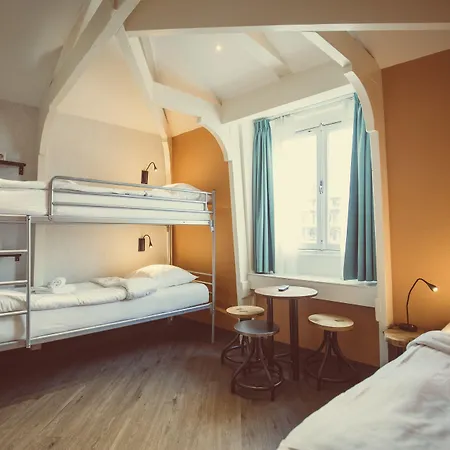 Tourist One 2* 암스테르담